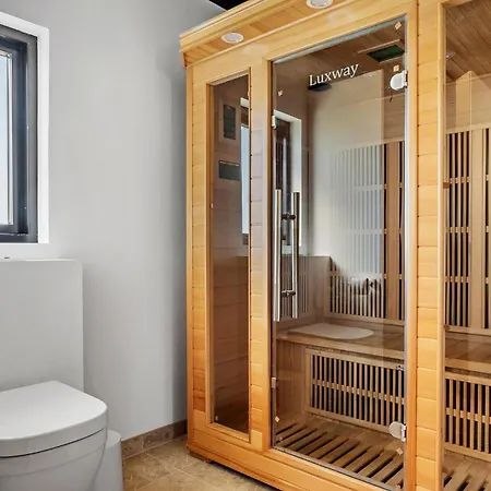 Vakantiehuis Beautiful In With Sauna *